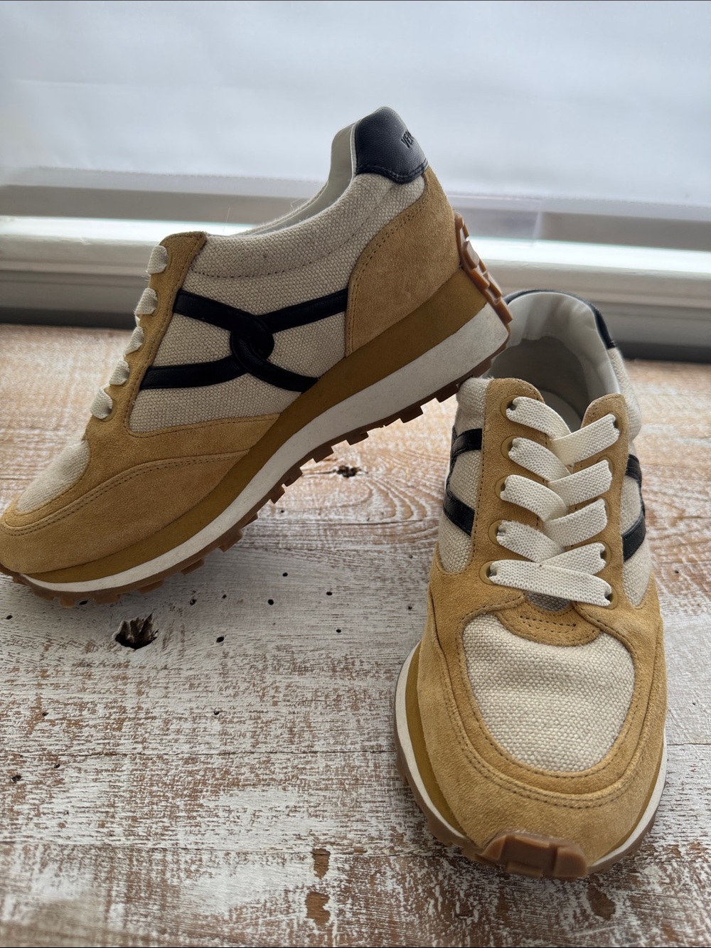 Veronica Beard Valentina brown sneakers. Size 7